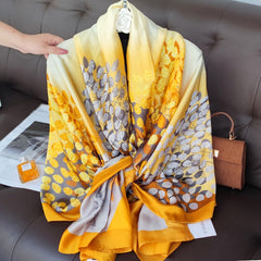 2023 Luxury Silk Scarf Design Popular Print Shawls New Scarves